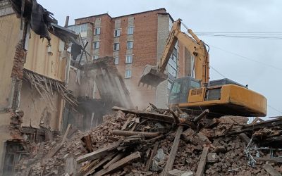 Промышленный снос и демонтаж зданий спецтехникой - Барнаул, цены, предложения специалистов