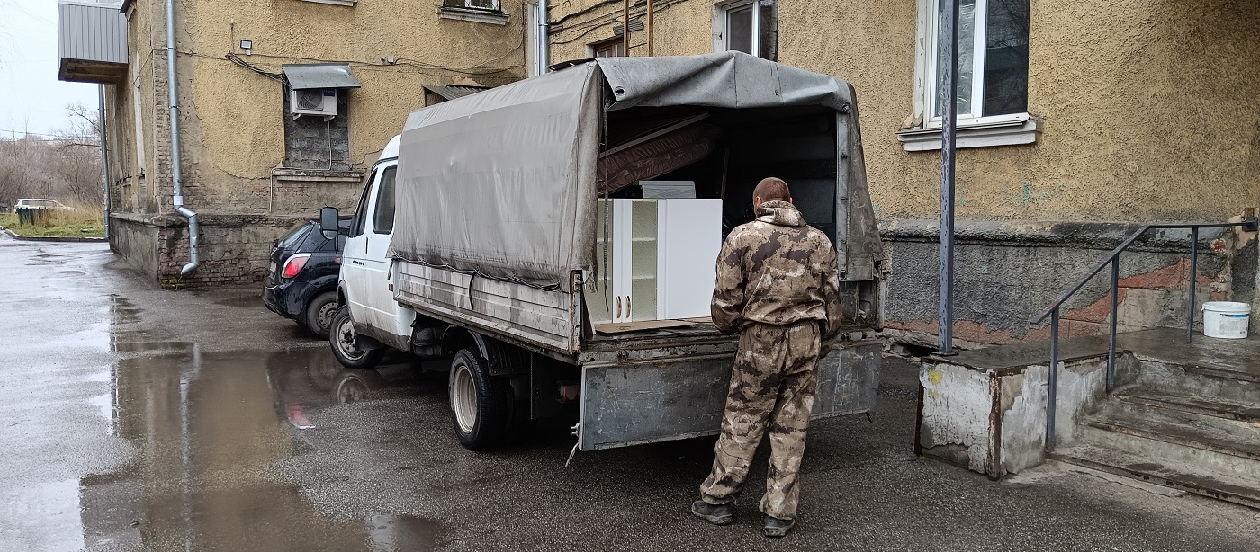 Квартирные перевозки. Погрузка мебели в Газель в Рубцовске